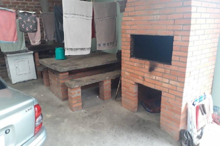 Casa com 192m², 3 dormitórios, 2 vagas, no bairro Fatima em Caxias do Sul para Comprar