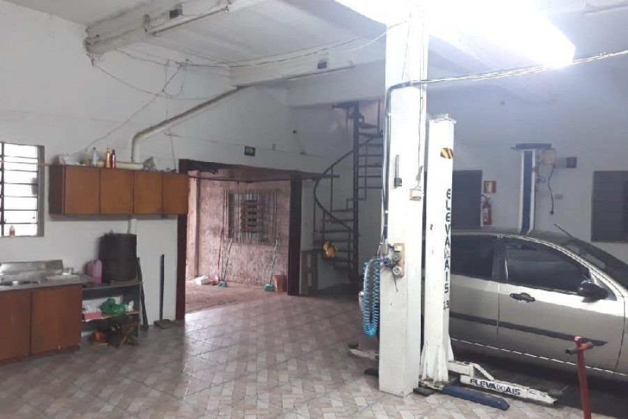 Casa com 192m², 3 dormitórios, 2 vagas, no bairro Fatima em Caxias do Sul para Comprar