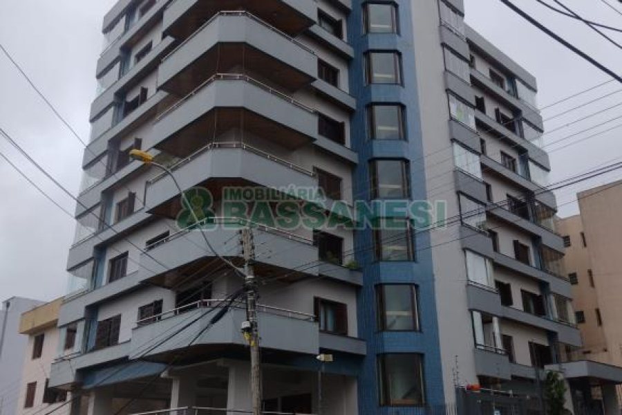 Apartamento com 109m², 3 dormitórios, 2 vagas, no bairro Universitário em Caxias do Sul para Comprar