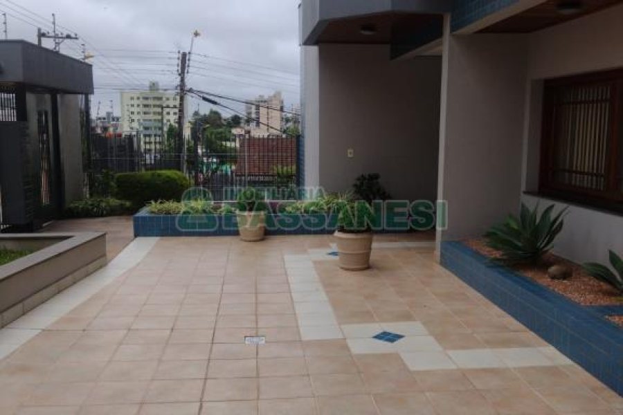 Apartamento com 109m², 3 dormitórios, 2 vagas, no bairro Universitário em Caxias do Sul para Comprar