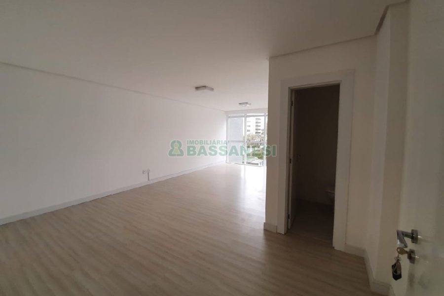 Sala com 49m², 1 vaga, no bairro Centro em Caxias do Sul para Comprar
