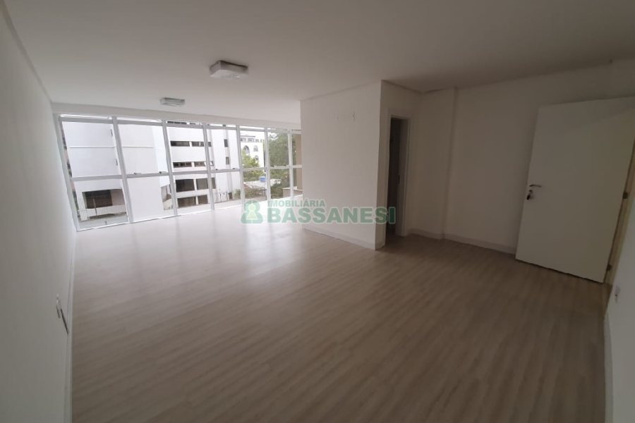 Sala com 49m², 1 vaga, no bairro Centro em Caxias do Sul para Comprar