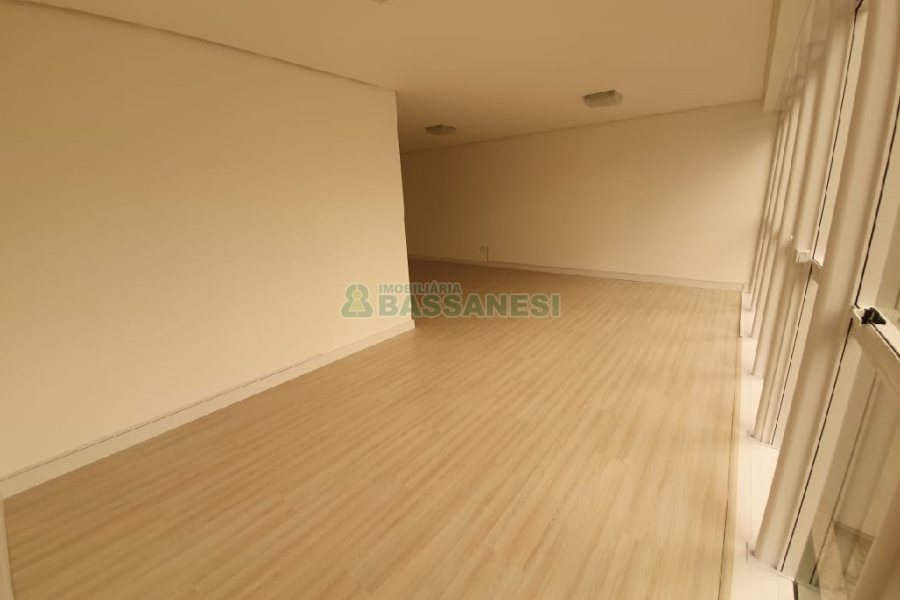 Sala com 49m², 1 vaga, no bairro Centro em Caxias do Sul para Comprar