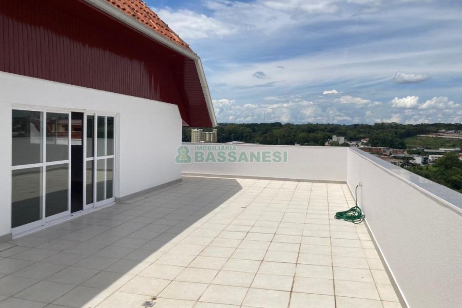 Apto/Cobertura com 299m², 4 dormitórios, 2 vagas, no bairro Madureira em Caxias do Sul para Comprar