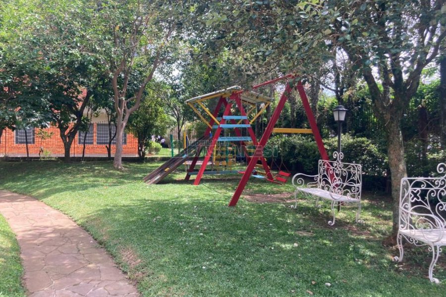 Apto/Cobertura com 299m², 4 dormitórios, 2 vagas, no bairro Madureira em Caxias do Sul para Comprar