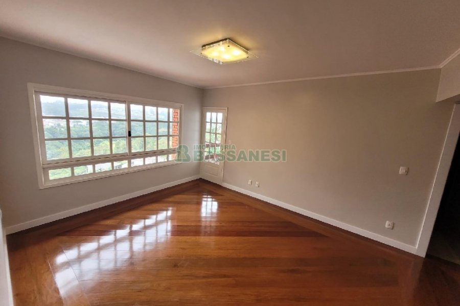 Apto/Cobertura com 299m², 4 dormitórios, 2 vagas, no bairro Madureira em Caxias do Sul para Comprar