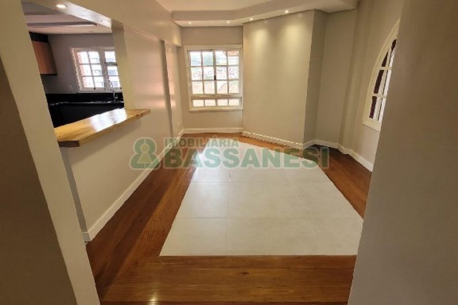 Apto/Cobertura com 299m², 4 dormitórios, 2 vagas, no bairro Madureira em Caxias do Sul para Comprar