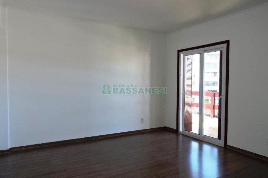 Apto/Cobertura com 299m², 4 dormitórios, 2 vagas, no bairro Madureira em Caxias do Sul para Comprar