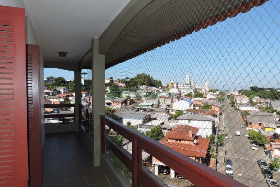 Apto/Cobertura com 299m², 4 dormitórios, 2 vagas, no bairro Madureira em Caxias do Sul para Comprar