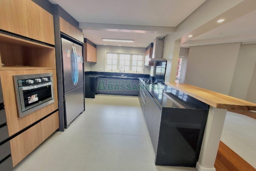 Apto/Cobertura com 299m², 4 dormitórios, 2 vagas, no bairro Madureira em Caxias do Sul para Comprar