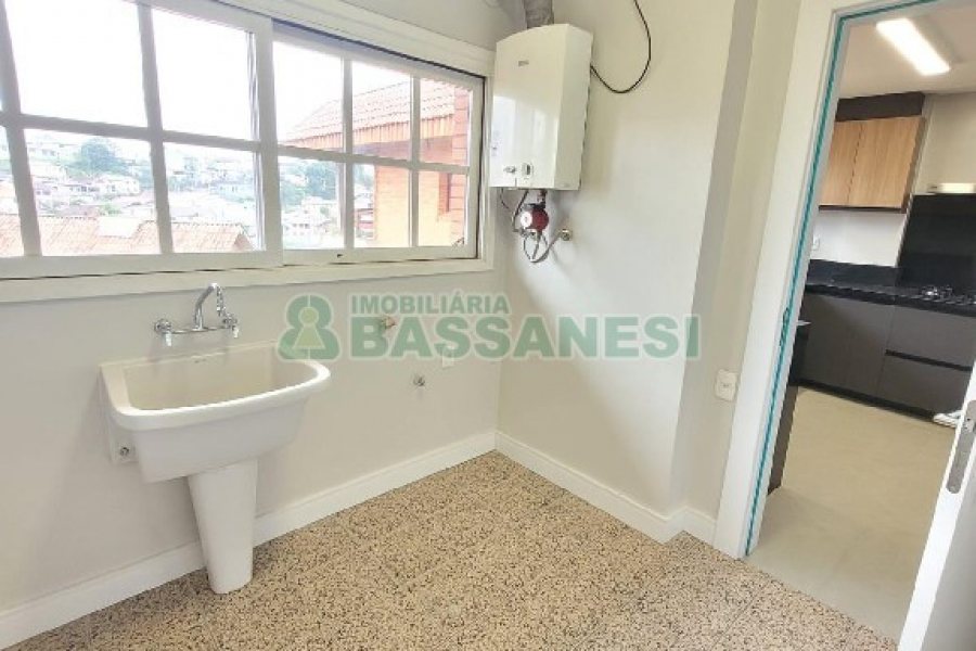 Apto/Cobertura com 299m², 4 dormitórios, 2 vagas, no bairro Madureira em Caxias do Sul para Comprar