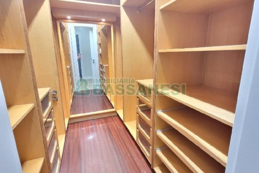 Apto/Cobertura com 299m², 4 dormitórios, 2 vagas, no bairro Madureira em Caxias do Sul para Comprar