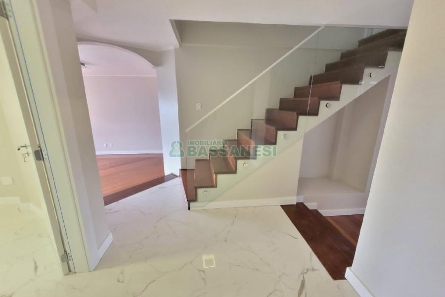 Apto/Cobertura com 299m², 4 dormitórios, 2 vagas, no bairro Madureira em Caxias do Sul para Comprar