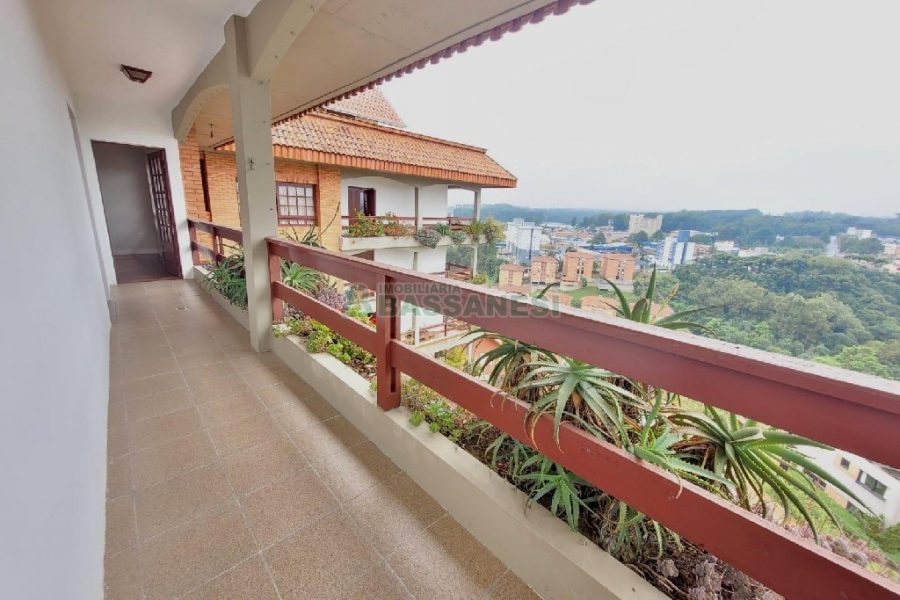 Apto/Cobertura com 299m², 4 dormitórios, 2 vagas, no bairro Madureira em Caxias do Sul para Comprar