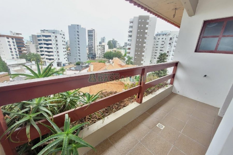 Apto/Cobertura com 299m², 4 dormitórios, 2 vagas, no bairro Madureira em Caxias do Sul para Comprar