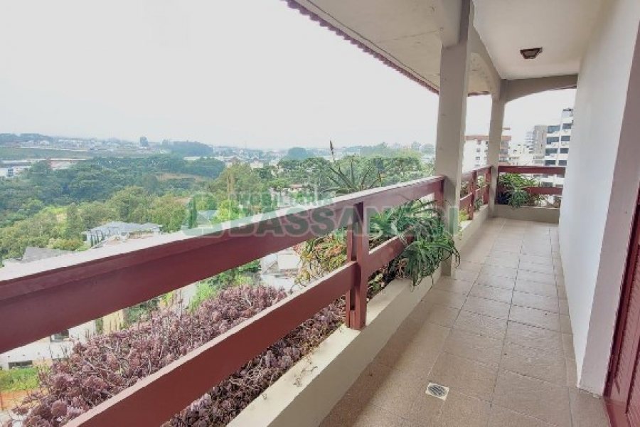 Apto/Cobertura com 299m², 4 dormitórios, 2 vagas, no bairro Madureira em Caxias do Sul para Comprar