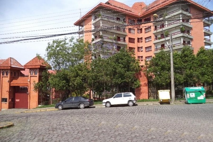 Apto/Cobertura com 299m², 4 dormitórios, 2 vagas, no bairro Madureira em Caxias do Sul para Comprar