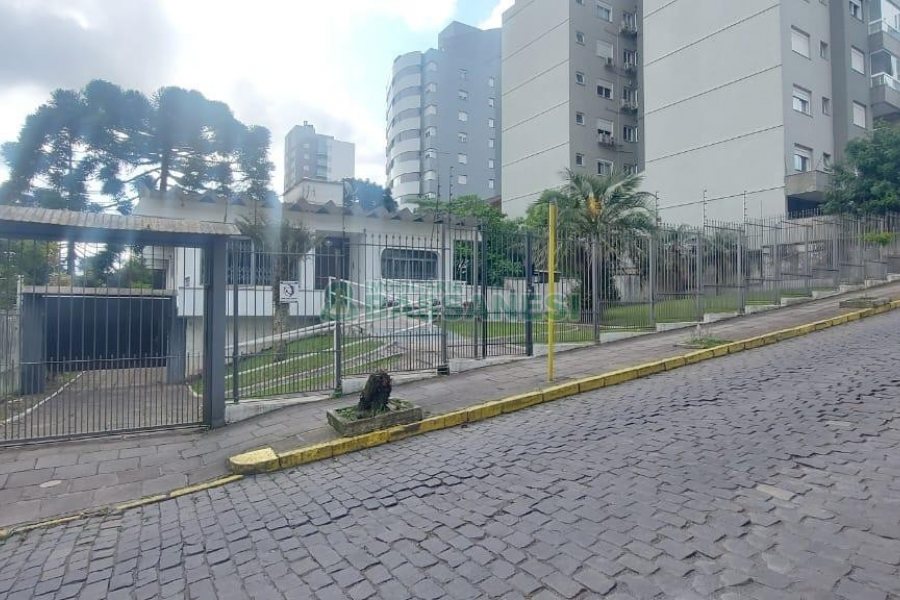 Casa Comercial com 150m², no bairro Madureira em Caxias do Sul para Alugar