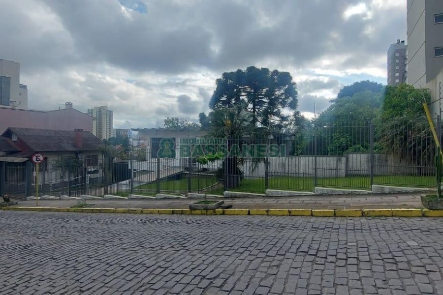 Casa Comercial com 150m², no bairro Madureira em Caxias do Sul para Alugar