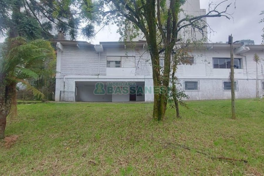 Casa Comercial com 150m², no bairro Madureira em Caxias do Sul para Alugar