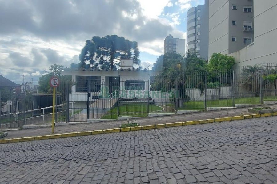 Casa Comercial com 150m², no bairro Madureira em Caxias do Sul para Alugar