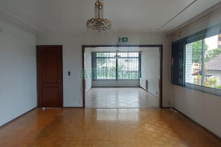 Casa Comercial com 150m², no bairro Madureira em Caxias do Sul para Alugar