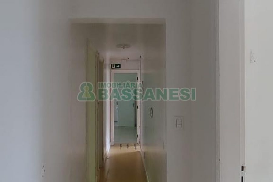 Casa Comercial com 150m², no bairro Madureira em Caxias do Sul para Alugar