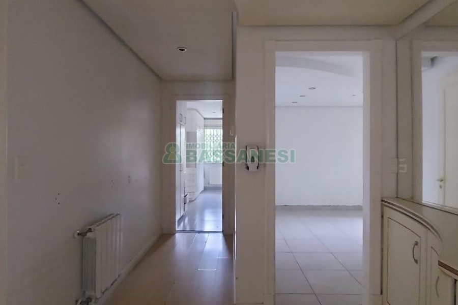 Casa Comercial com 150m², no bairro Madureira em Caxias do Sul para Alugar