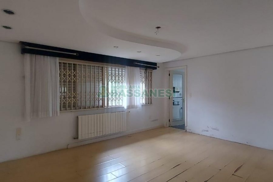 Casa Comercial com 150m², no bairro Madureira em Caxias do Sul para Alugar