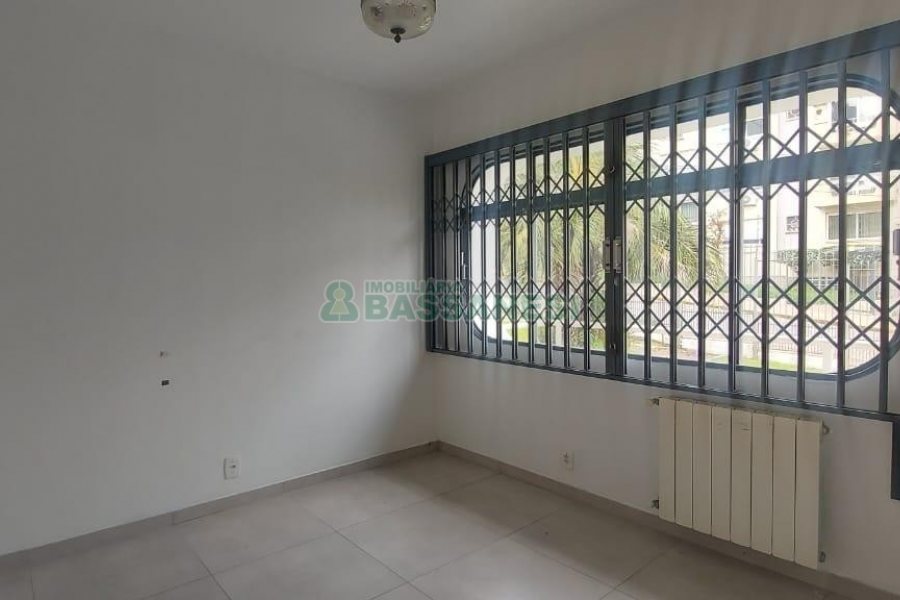 Casa Comercial com 150m², no bairro Madureira em Caxias do Sul para Alugar