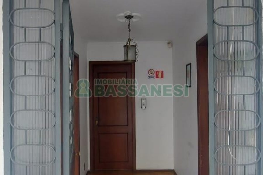 Casa Comercial com 150m², no bairro Madureira em Caxias do Sul para Alugar