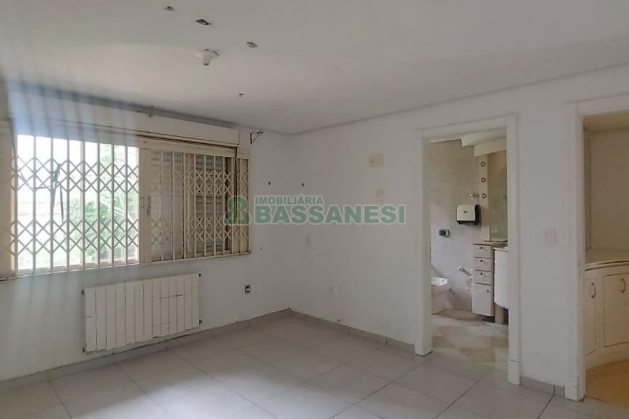 Casa Comercial com 150m², no bairro Madureira em Caxias do Sul para Alugar