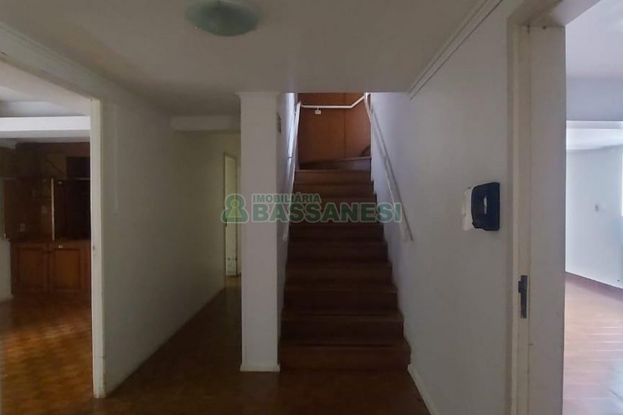 Casa Comercial com 150m², no bairro Madureira em Caxias do Sul para Alugar