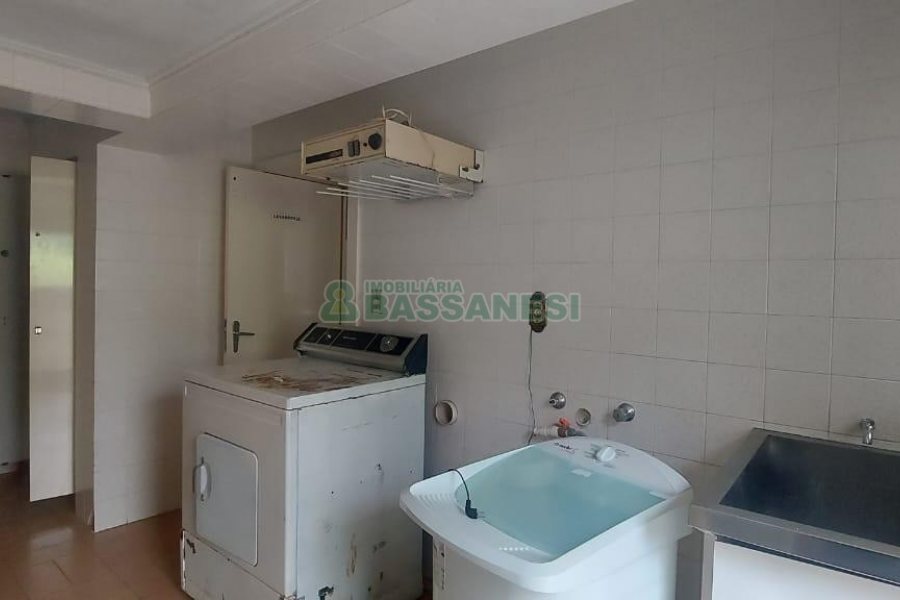 Casa Comercial com 150m², no bairro Madureira em Caxias do Sul para Alugar