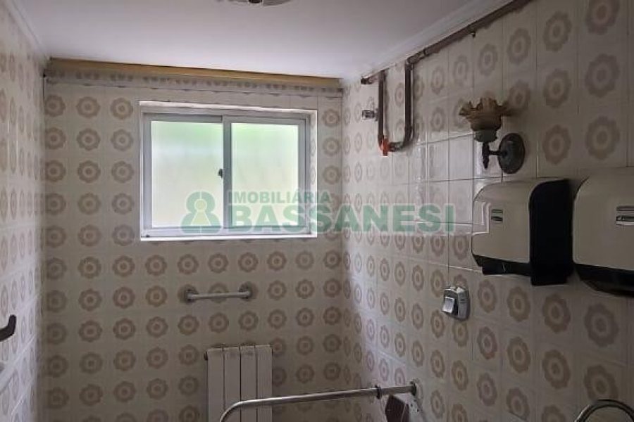 Casa Comercial com 150m², no bairro Madureira em Caxias do Sul para Alugar