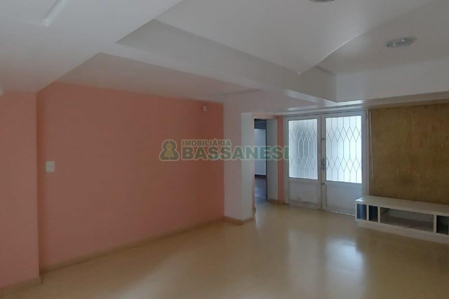 Casa Comercial com 150m², no bairro Madureira em Caxias do Sul para Alugar