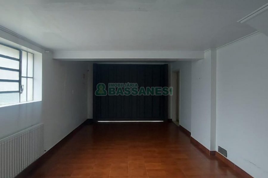 Casa Comercial com 150m², no bairro Madureira em Caxias do Sul para Alugar
