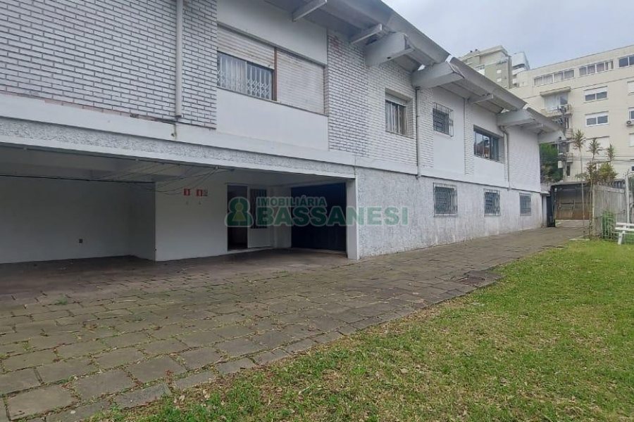Casa Comercial com 150m², no bairro Madureira em Caxias do Sul para Alugar