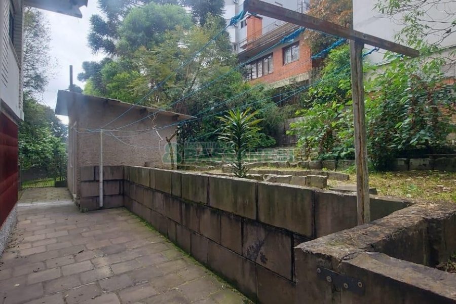 Casa Comercial com 150m², no bairro Madureira em Caxias do Sul para Alugar