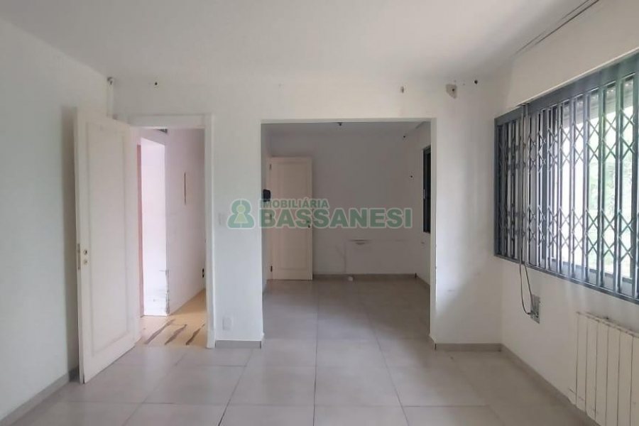 Casa Comercial com 150m², no bairro Madureira em Caxias do Sul para Alugar