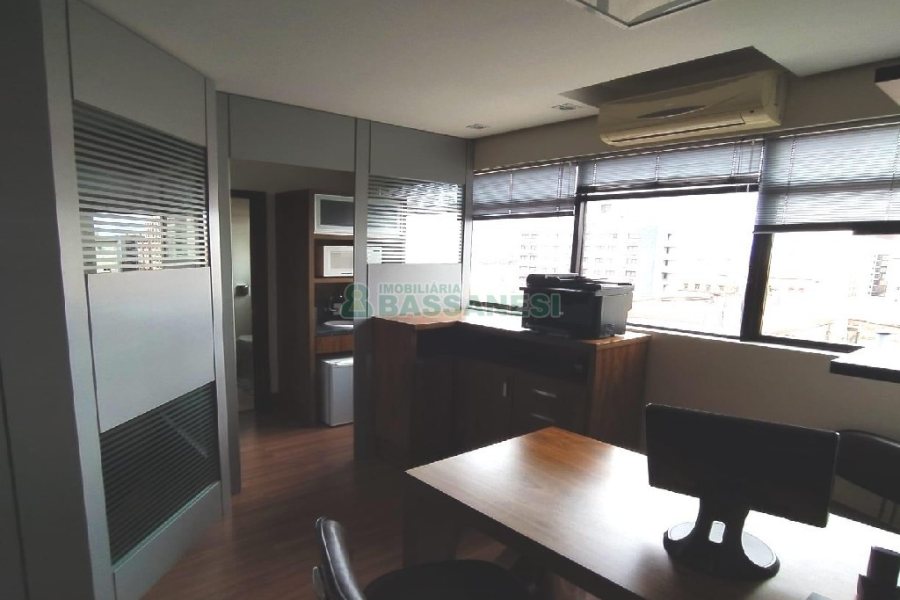Sala Mobiliada com 50m², no bairro Centro em Caxias do Sul para Comprar
