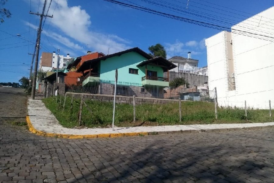 Terreno, no bairro Nossa Senhora da Saúde em Caxias do Sul para Comprar