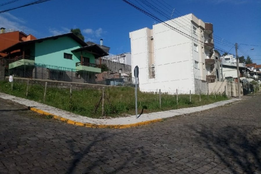 Terreno, no bairro Nossa Senhora da Saúde em Caxias do Sul para Comprar