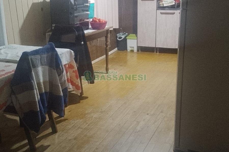 Casa com 70m², 3 dormitórios, 1 vaga, no bairro Serrano em Caxias do Sul para Comprar