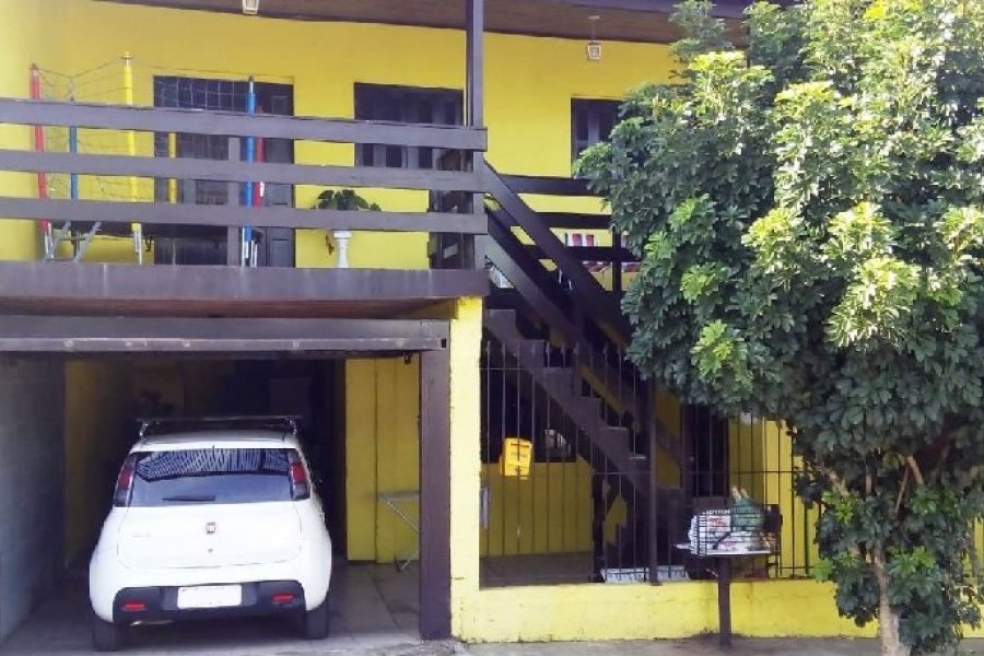 Casa com 190m², 5 dormitórios, 3 vagas, no bairro Mariani em Caxias do Sul para Comprar