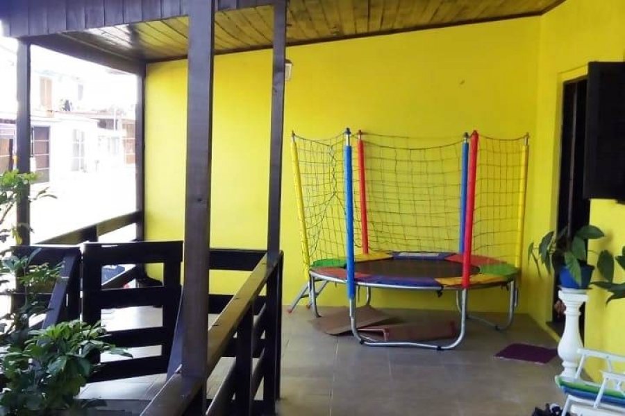 Casa com 190m², 5 dormitórios, 3 vagas, no bairro Mariani em Caxias do Sul para Comprar