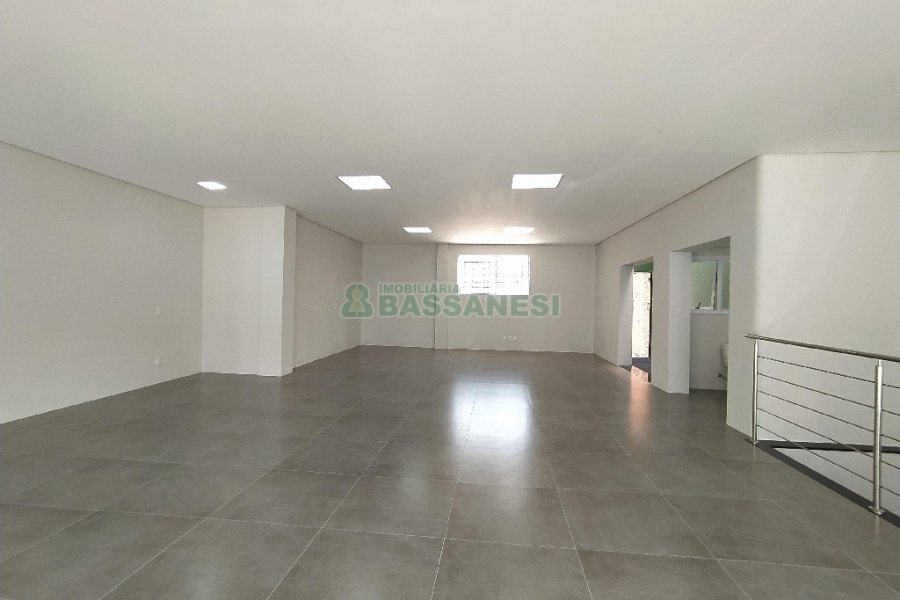 Loja com 330m², no bairro Centro em Caxias do Sul para Alugar