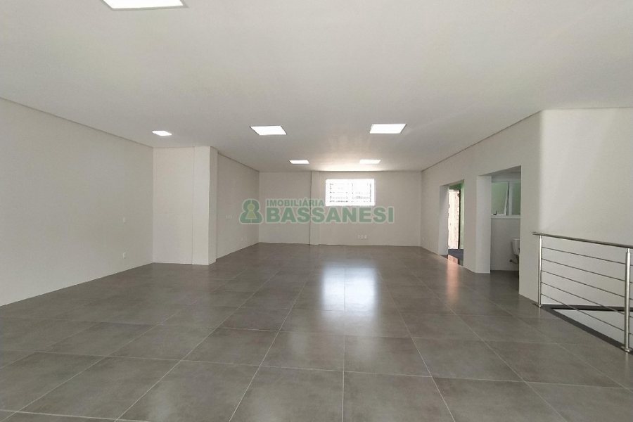 Loja com 330m², no bairro Centro em Caxias do Sul para Alugar