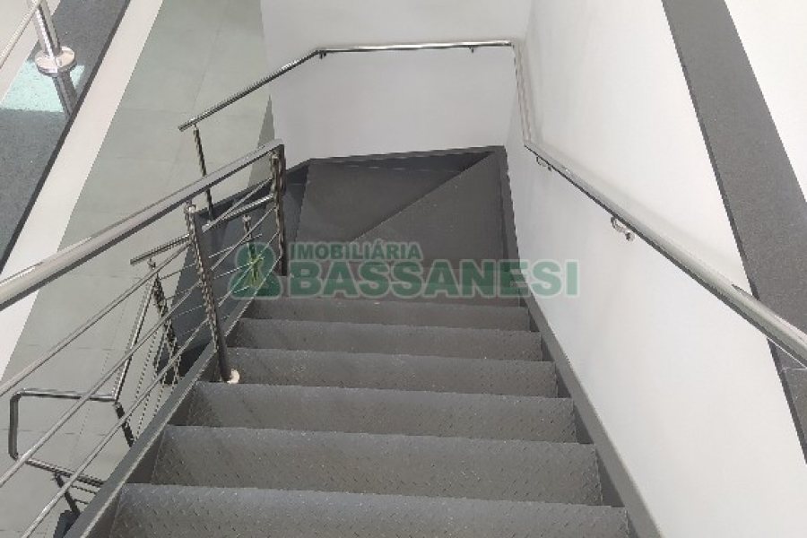 Loja com 330m², no bairro Centro em Caxias do Sul para Alugar