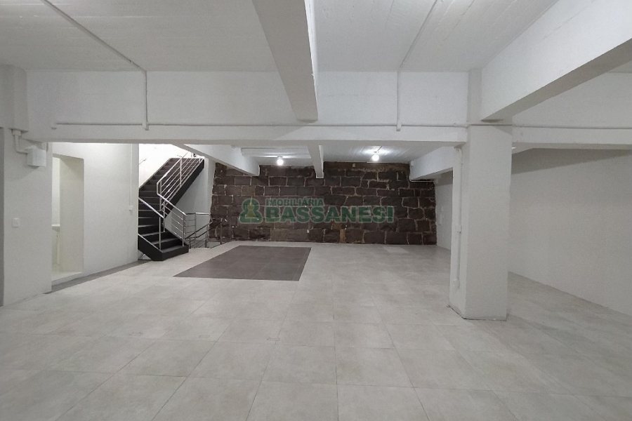 Loja com 330m², no bairro Centro em Caxias do Sul para Alugar